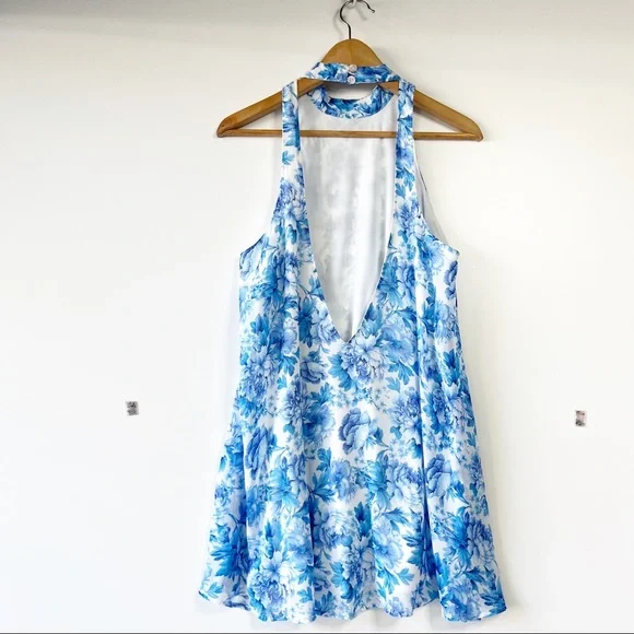 Show me your mumu v-right back sleeveless floral halter mini dress - Picture 4 of 9